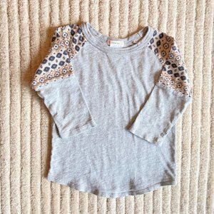 J Crew/Crewcuts gray cotton shirt with batik/animal pattern, Girls size 4/5, EUC